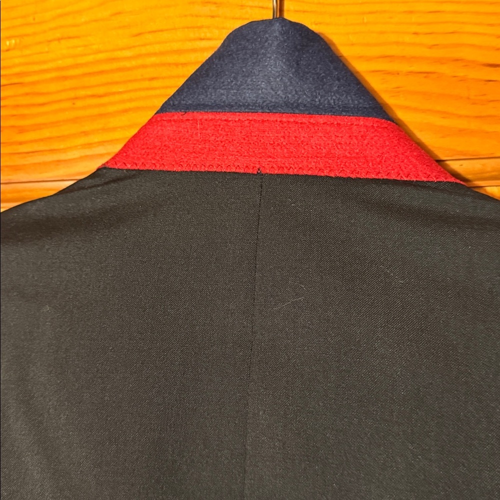 Impeccable Hilfiger Men’s Suit